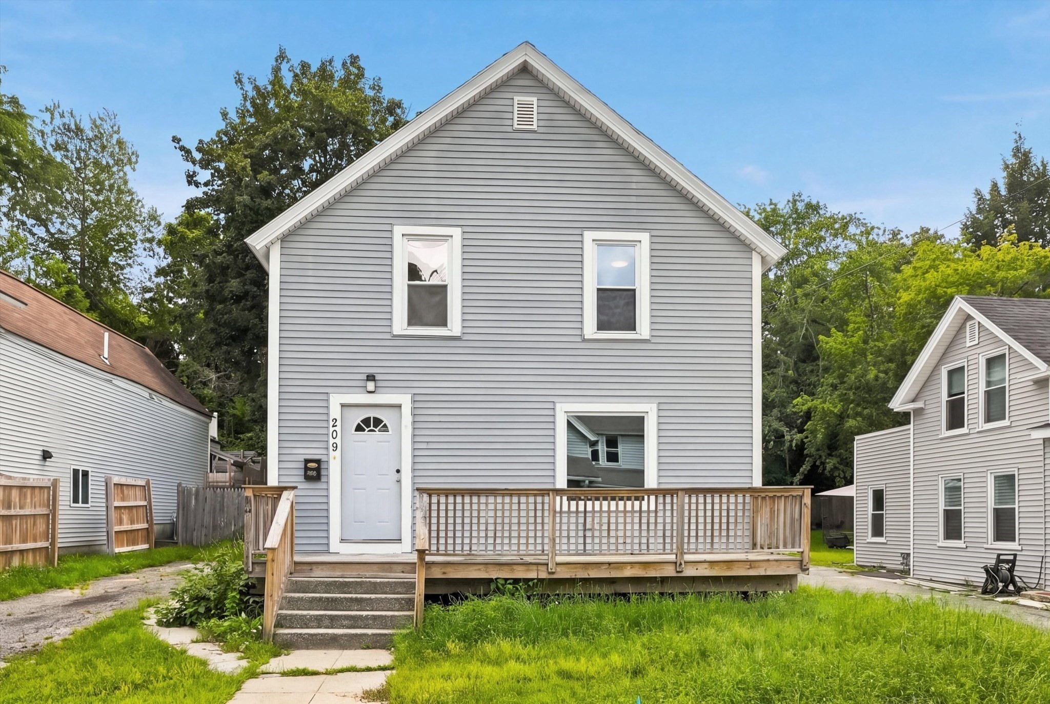 209 South St Property Photo 1