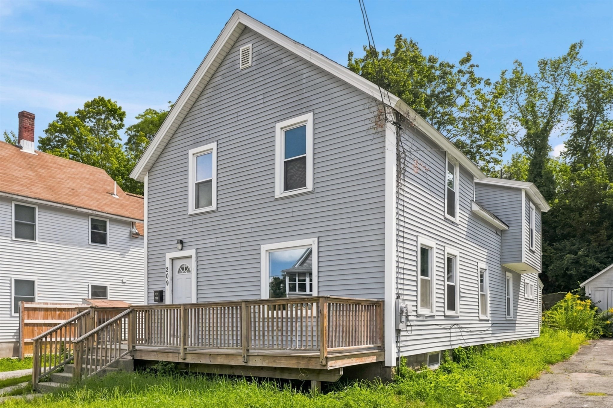 209 South St Property Photo 2