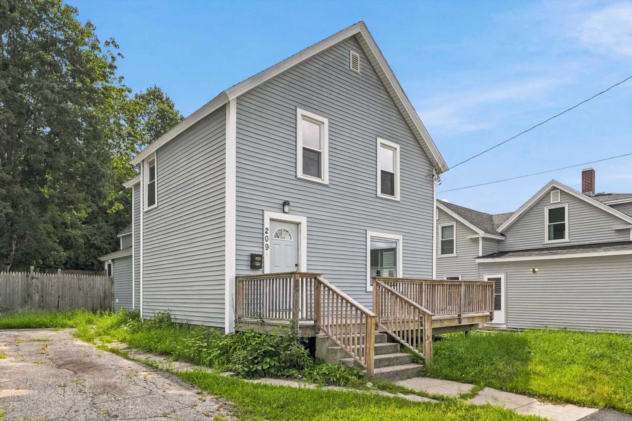 209 South St Property Photo 3