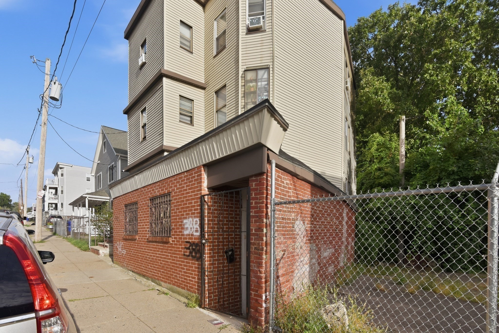 38-38a Browning Ave Property Photo 20