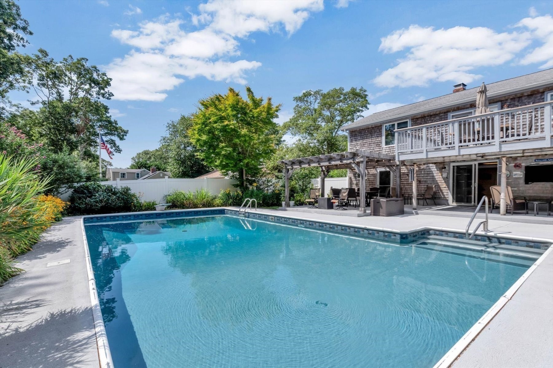 66 Sheaffer Rd Property Photo 1