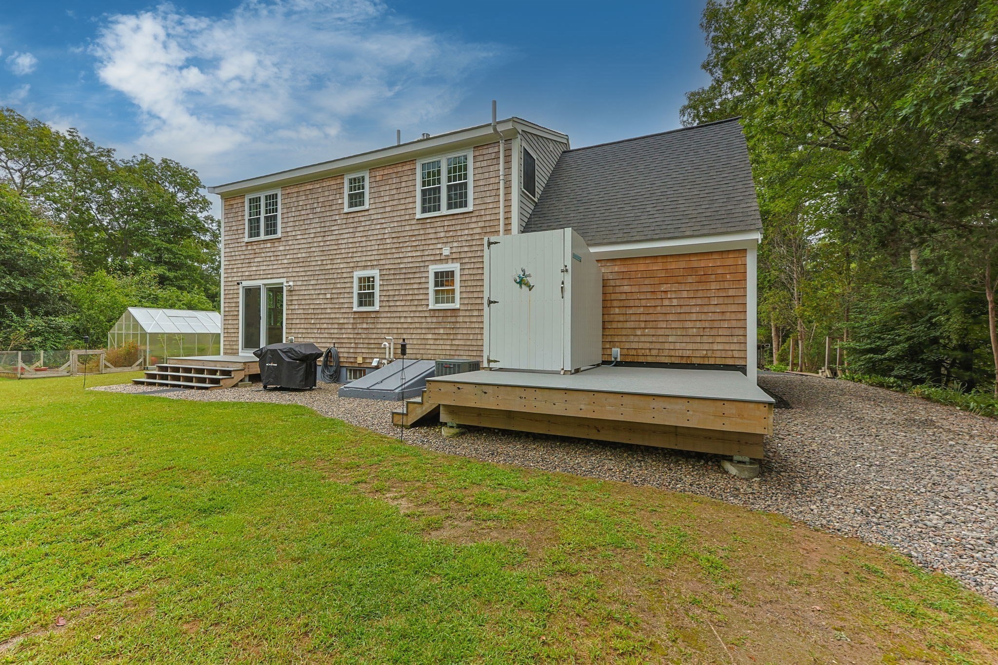 34 Commodore Ln Property Photo 9