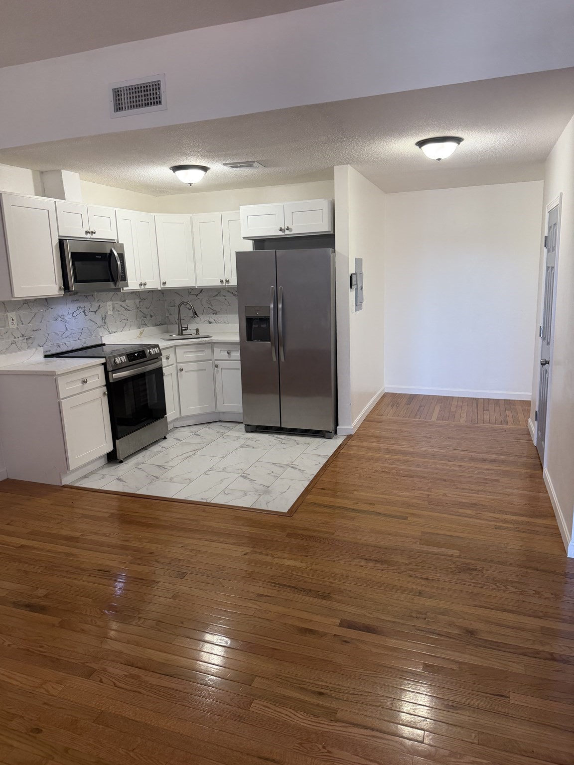 222 Essex Street # 402 Property Photo 3