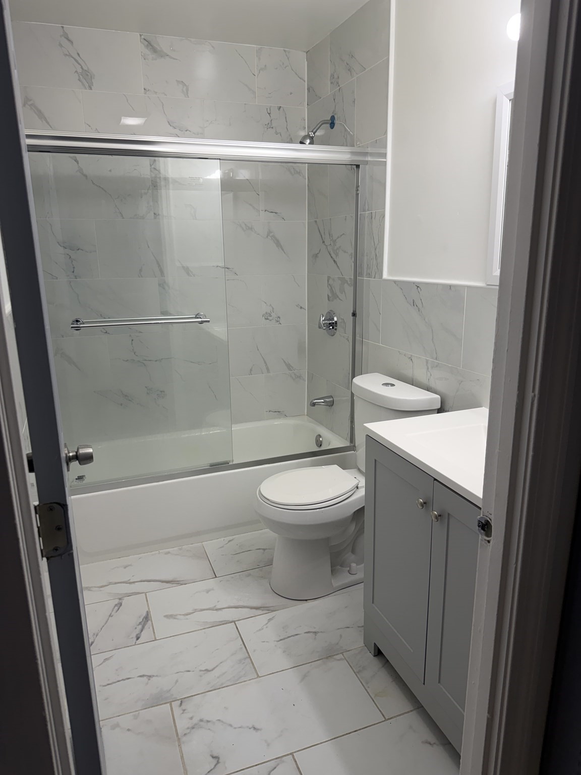 222 Essex Street # 402 Property Photo 8