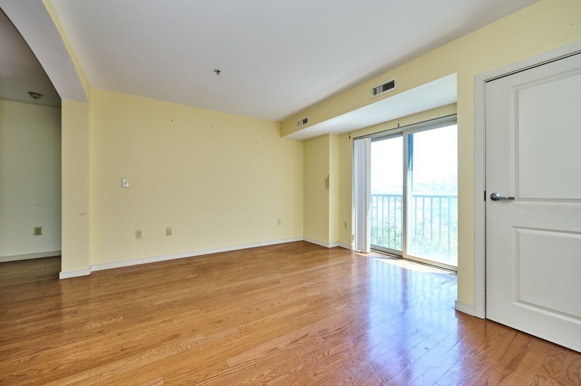 175 Cottage St # 504 Property Photo 5