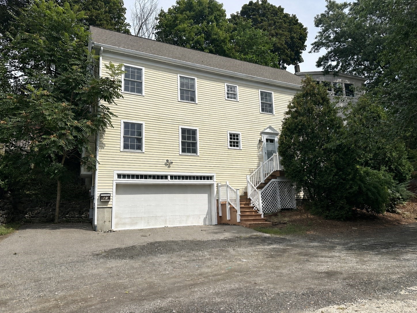 27 Sulivan Ave Property Photo 1