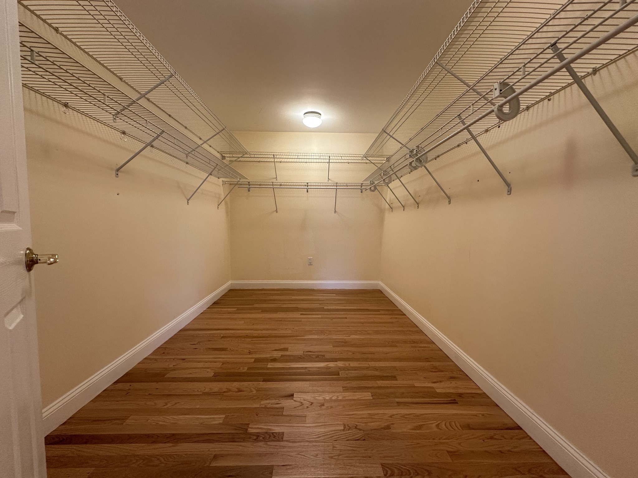 27 Sulivan Ave Property Photo 10