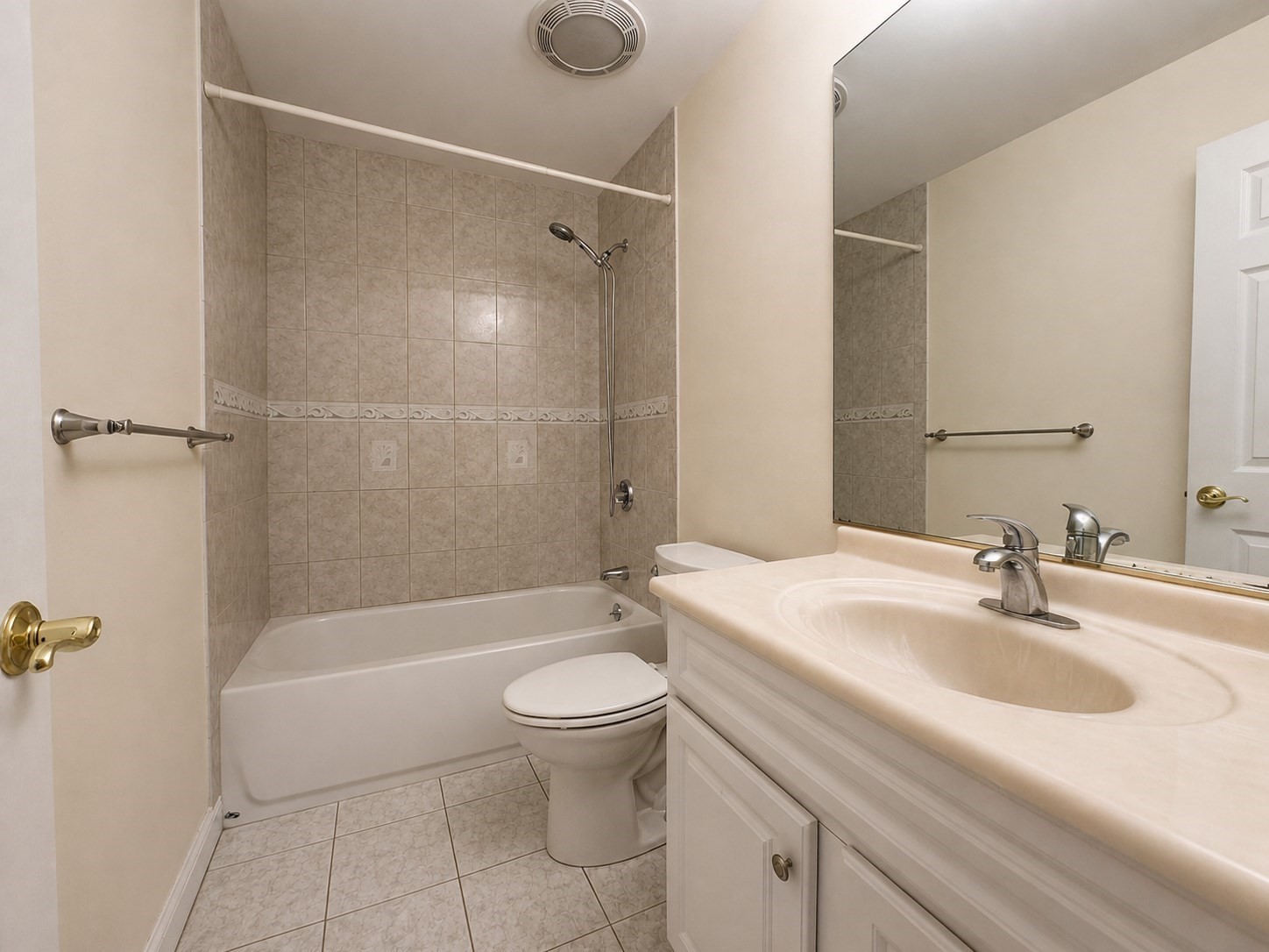 27 Sulivan Ave Property Photo 15