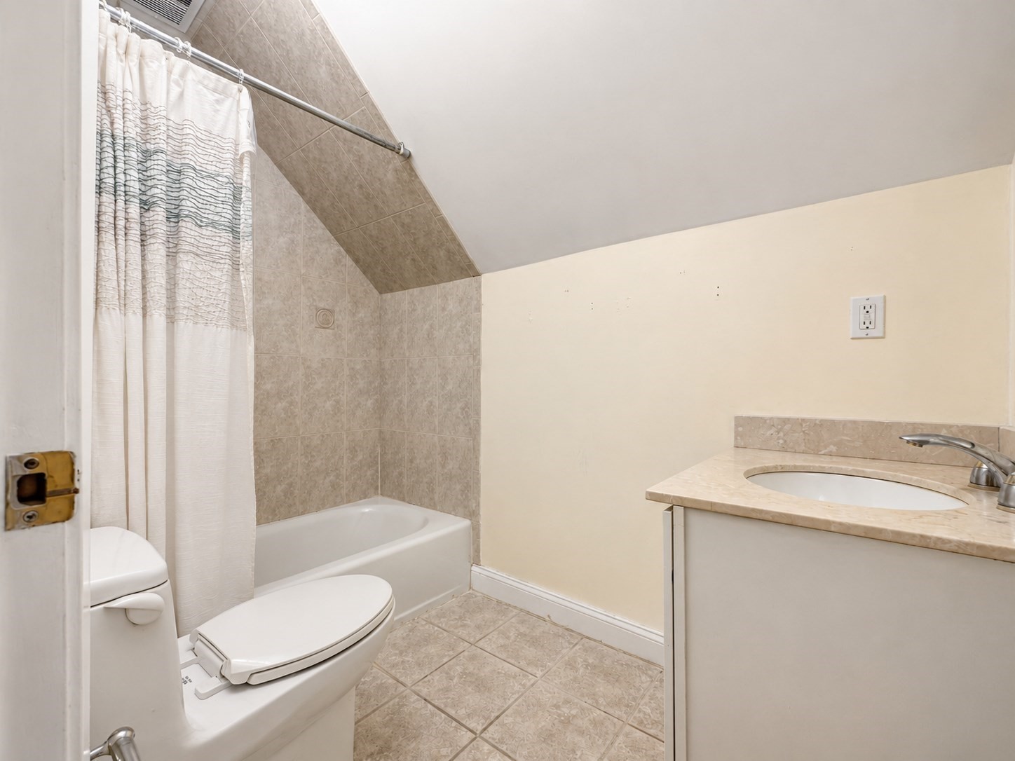 27 Sulivan Ave Property Photo 19