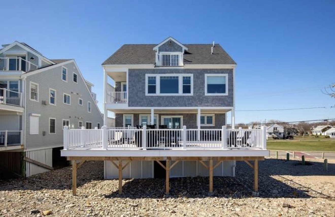 308 Ocean St Property Photo 4