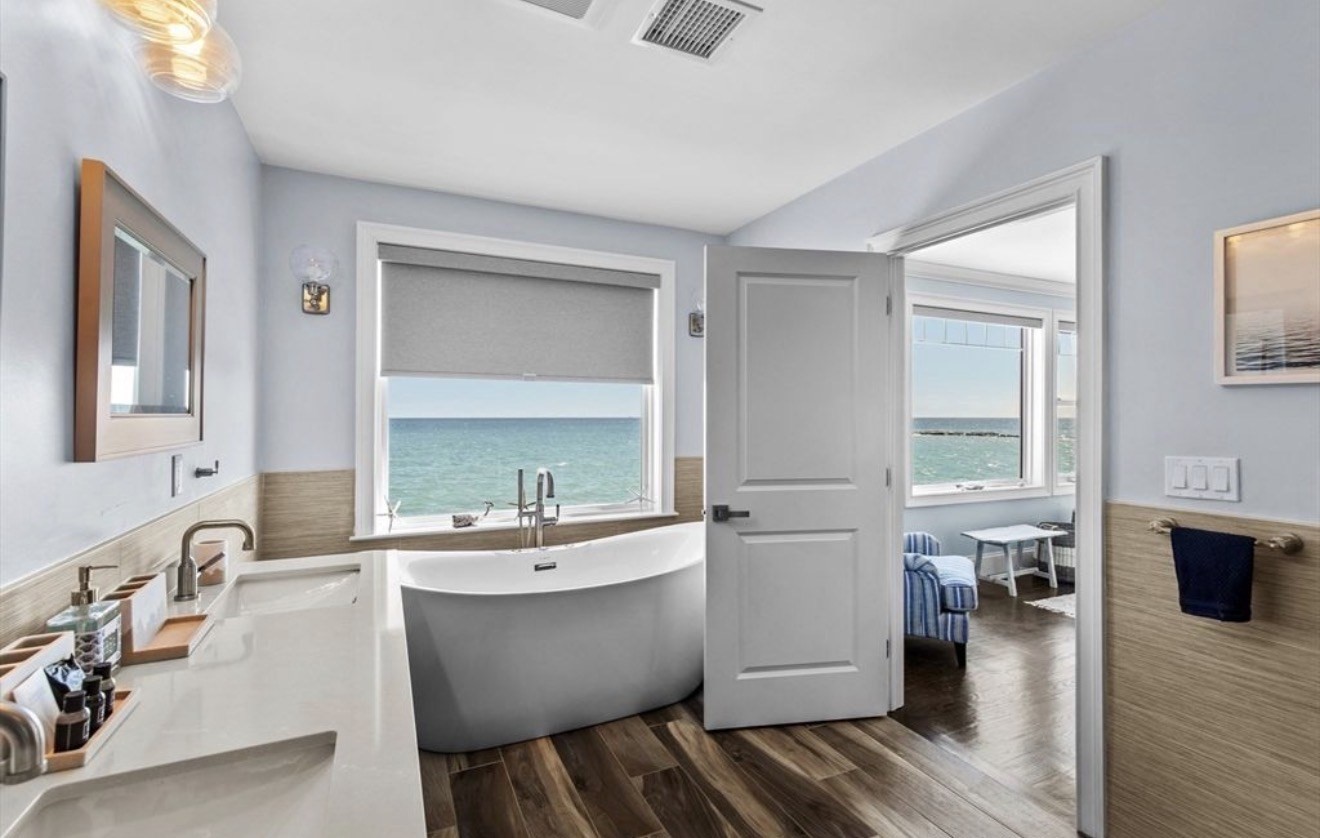 308 Ocean St Property Photo 10