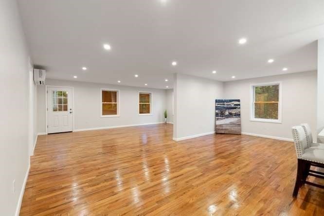96 Old Essex Rd Property Photo 4