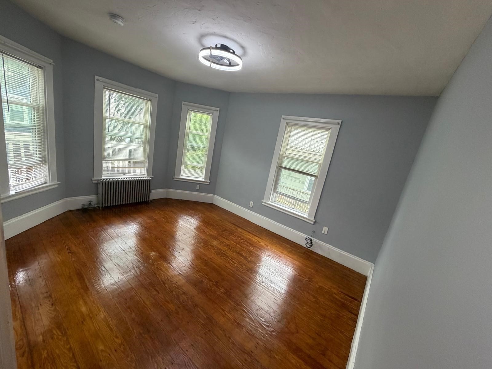 18 Hendry # 2 Property Photo 4