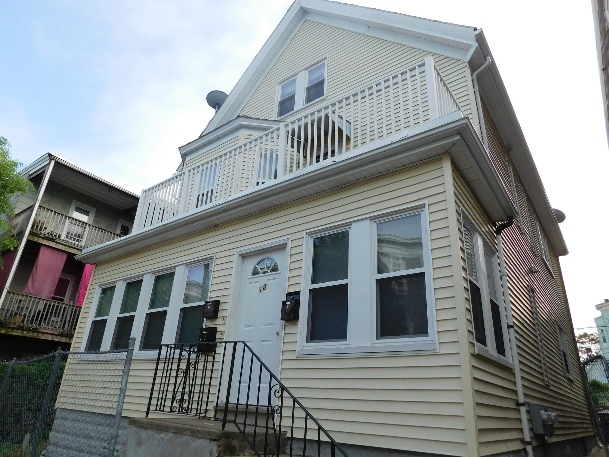 18 Hendry # 2 Property Photo 11