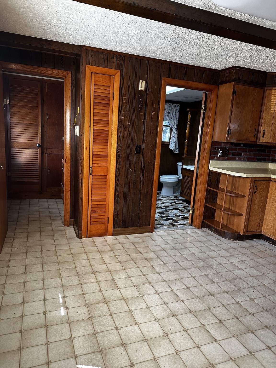 168 Howard St Property Photo 2