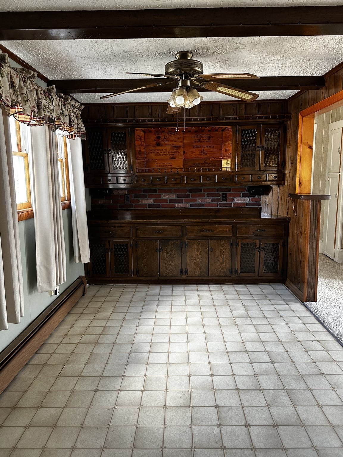 168 Howard St Property Photo 6