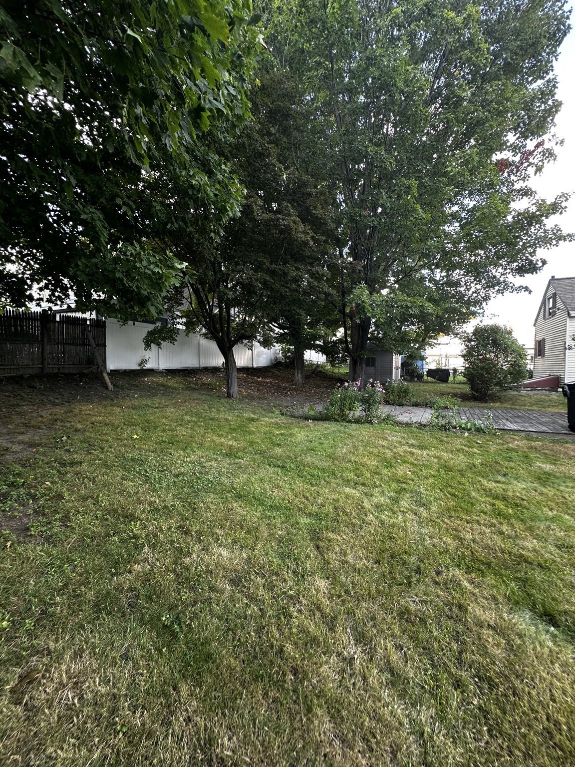 168 Howard St Property Photo 29