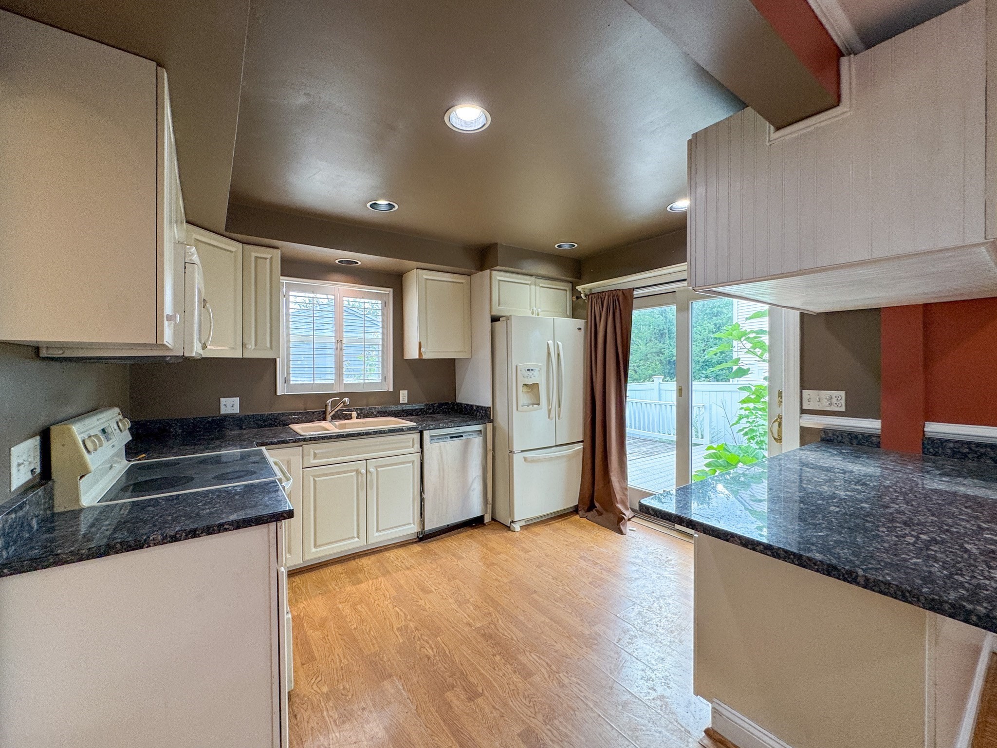 116 Leedham St Property Photo 7