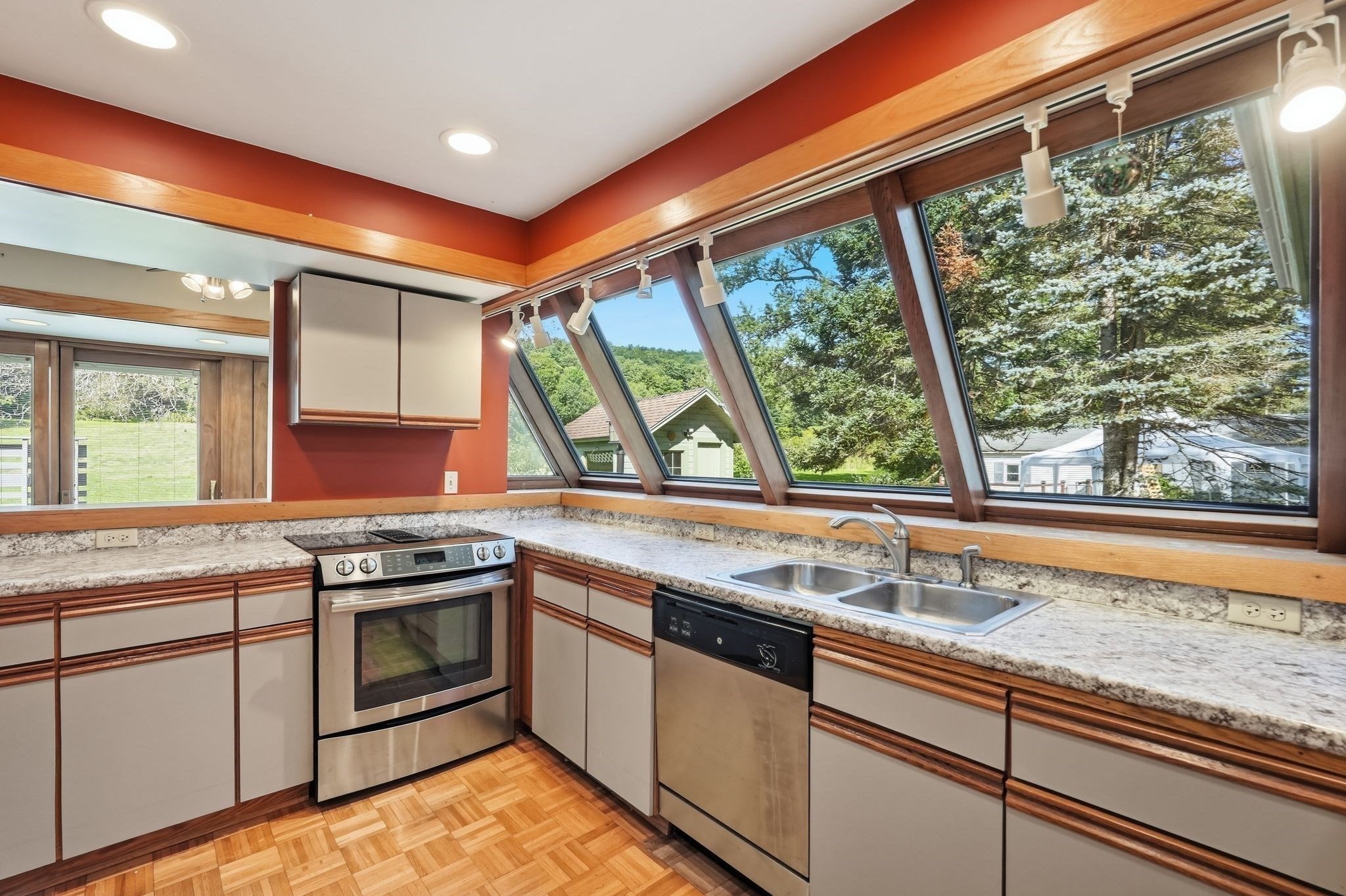 88 Homestead Avenue Property Photo 13