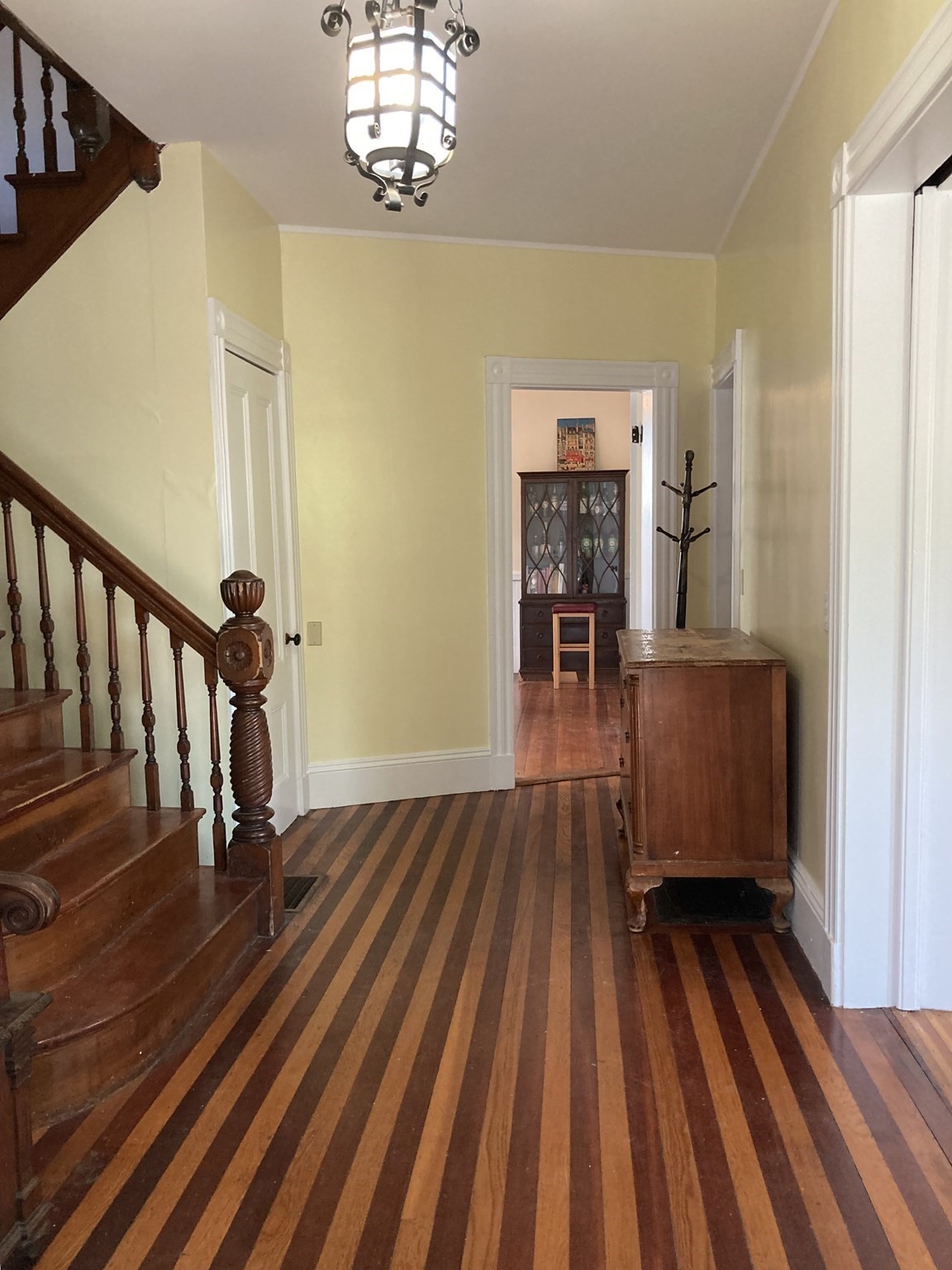 81 Munroe St Property Photo 3