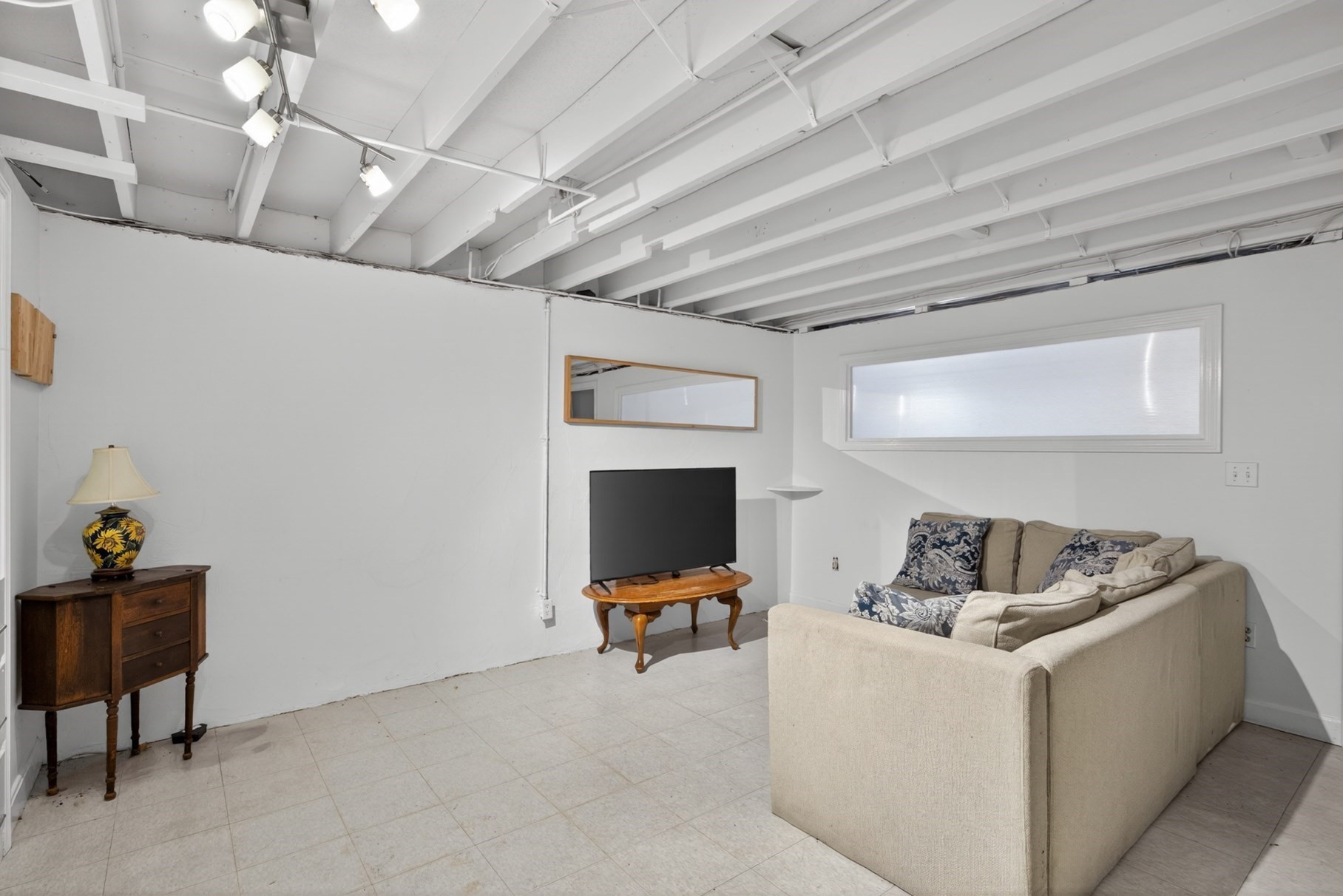 13 Two Ponds Rd Property Photo 24