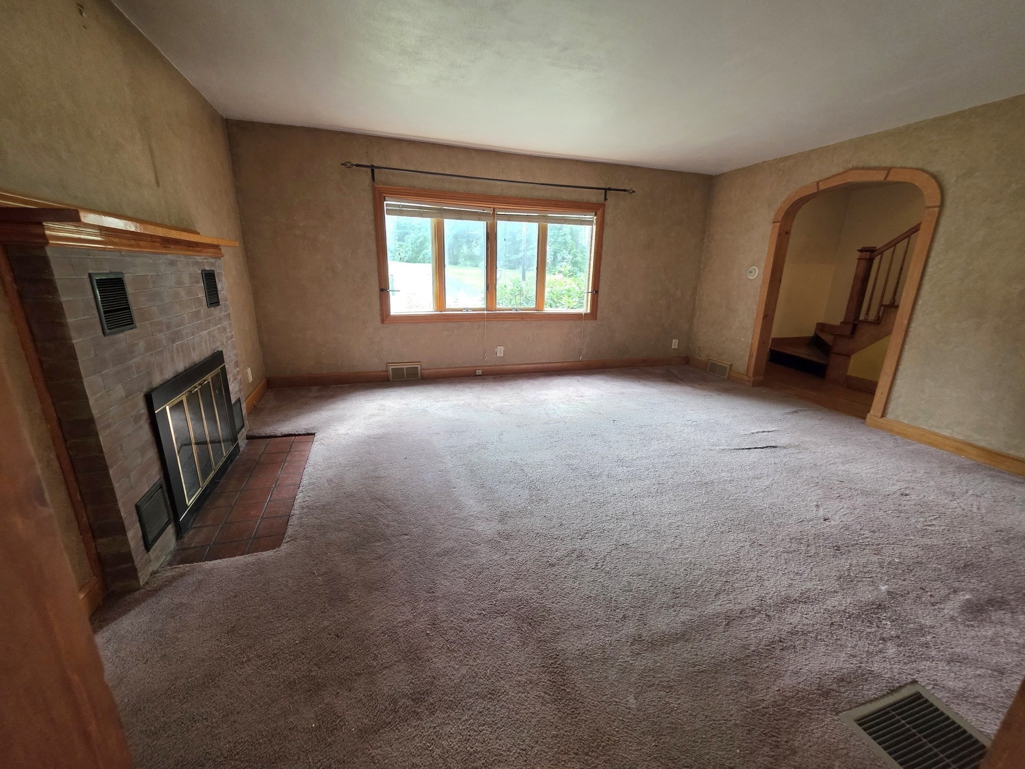 947 Main St Property Photo 8