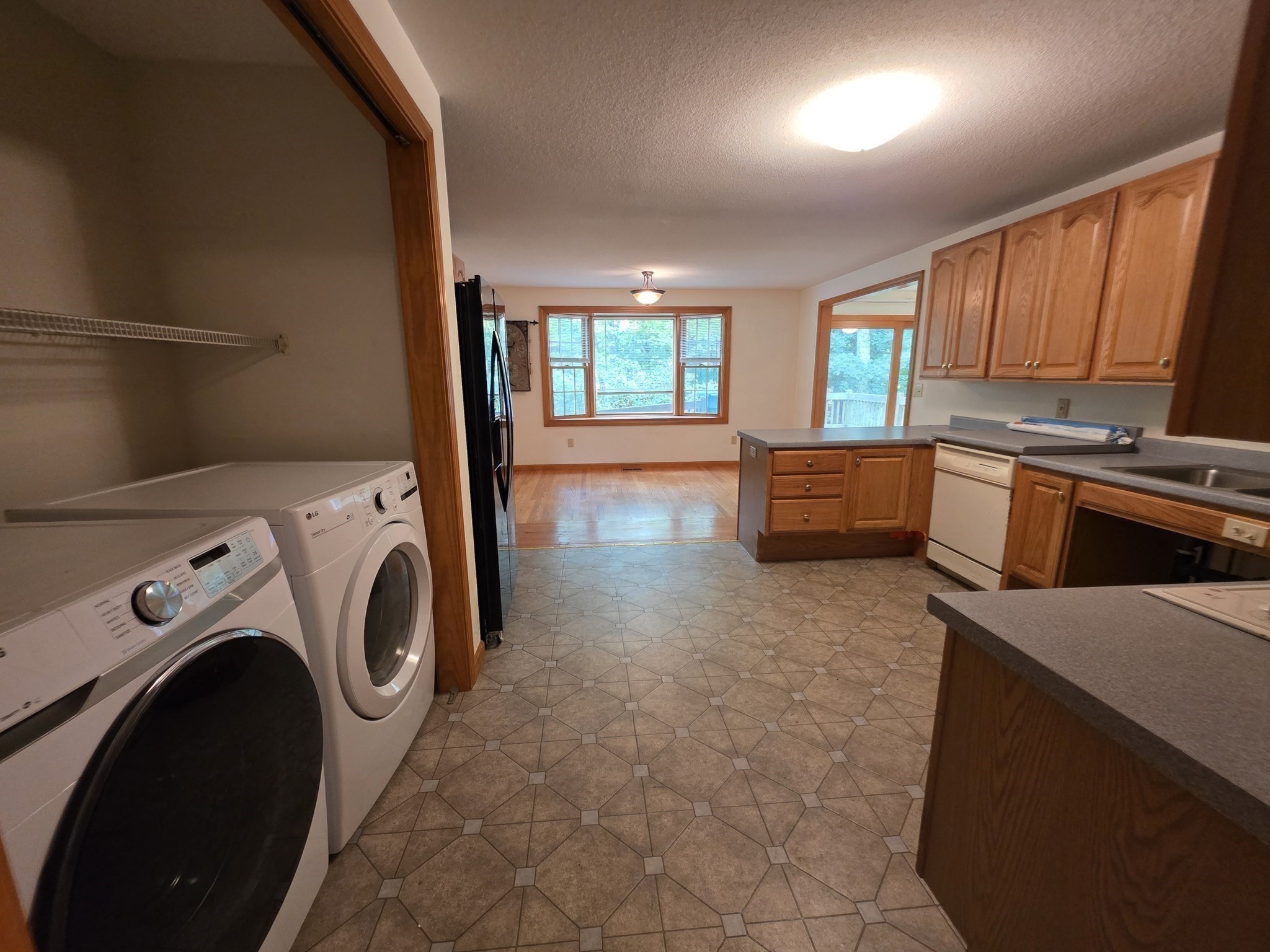 947 Main St Property Photo 20