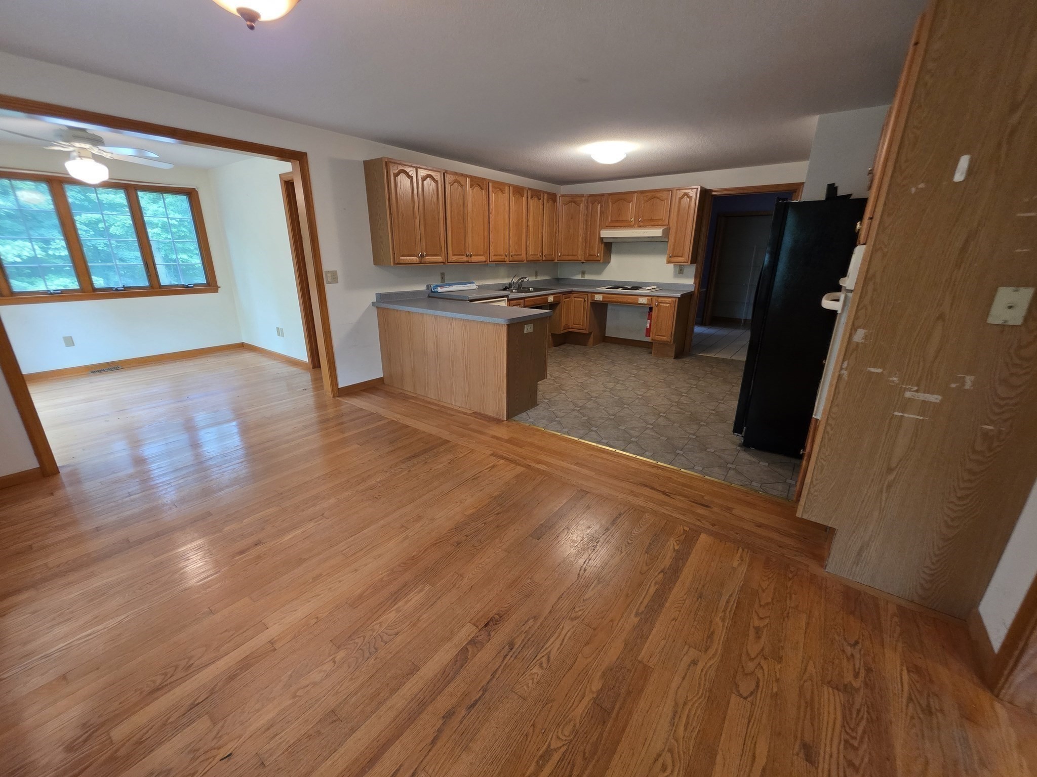 947 Main St Property Photo 23