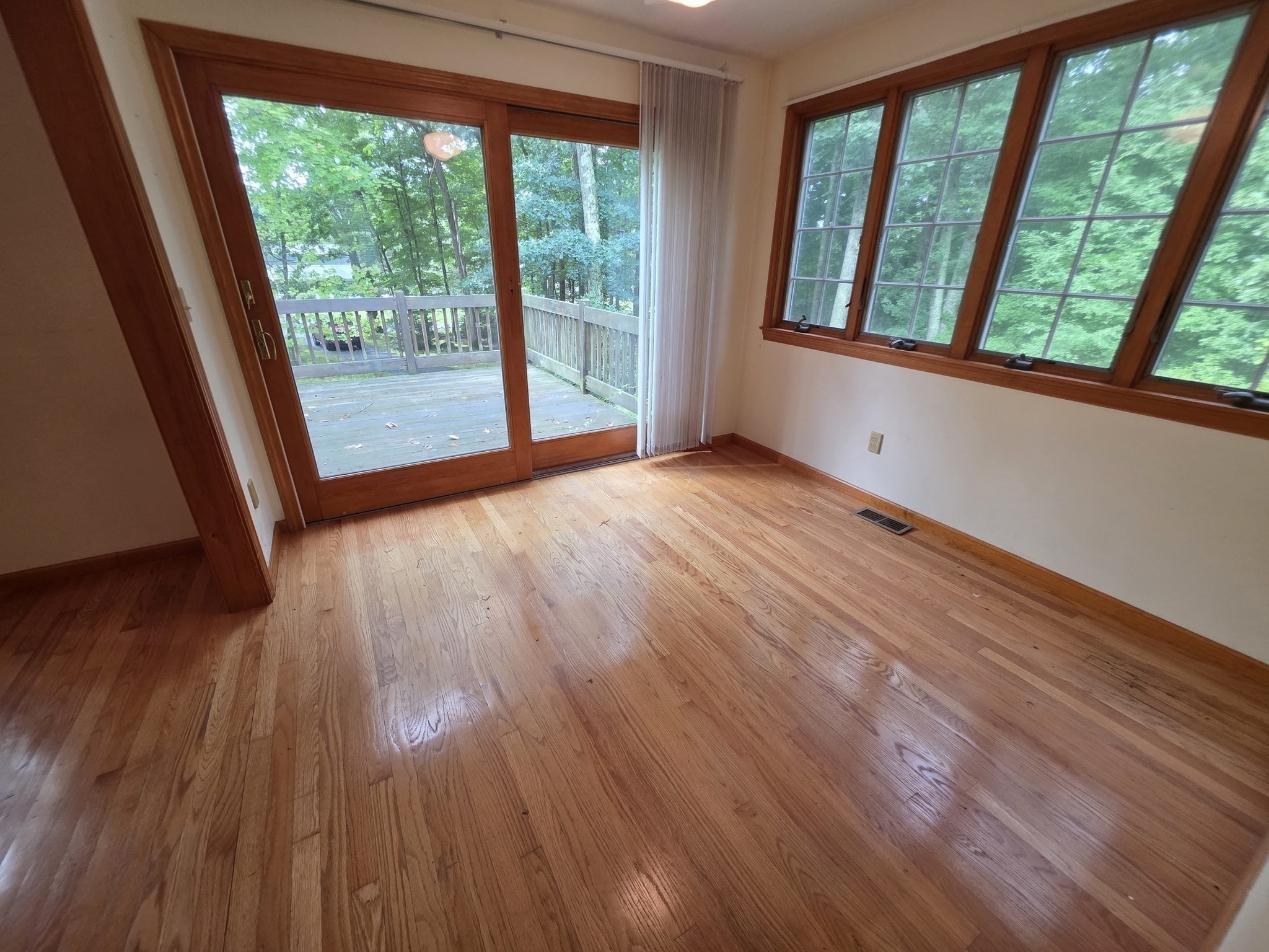 947 Main St Property Photo 27