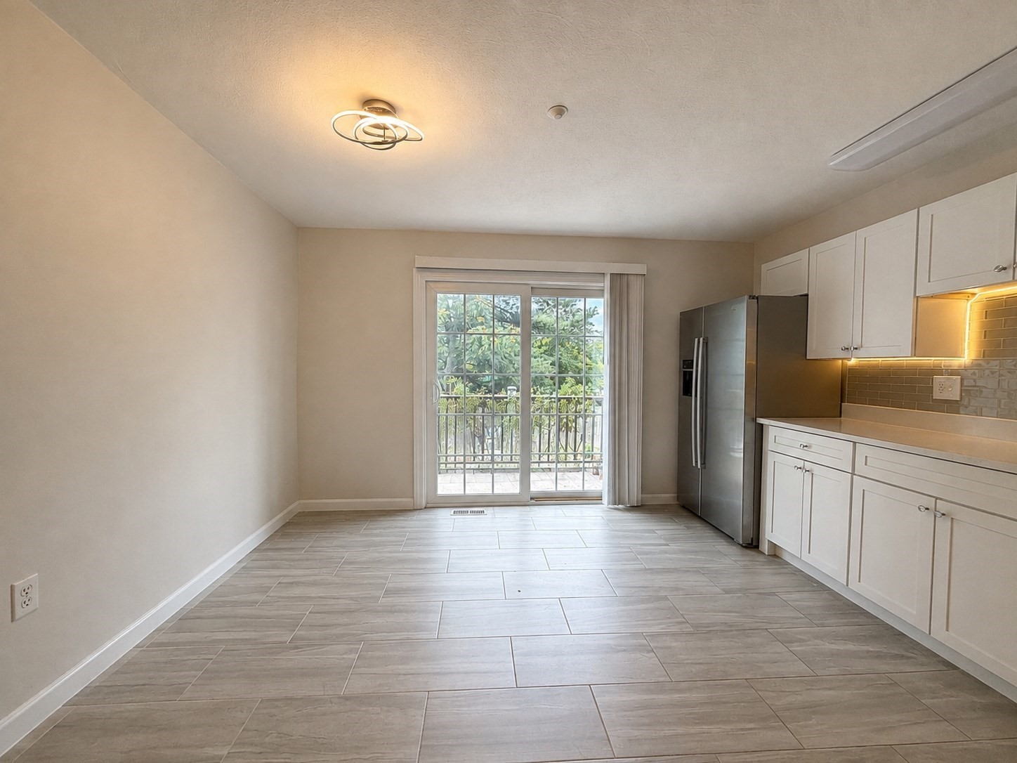 5269 Washington St # B Property Photo 4