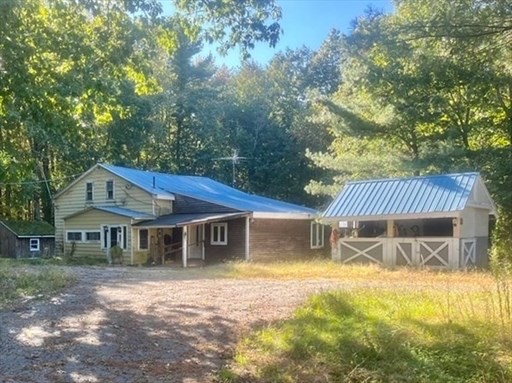 2 Woodland Ln Property Photo 1