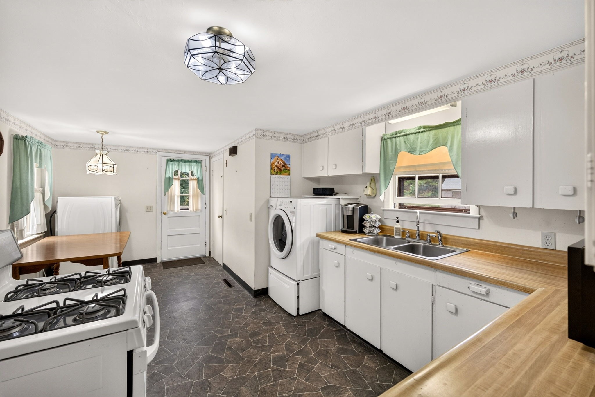 32 Highland Road Property Photo 7