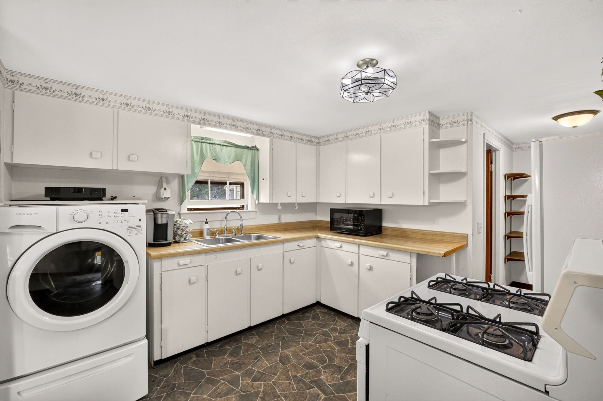 32 Highland Road Property Photo 9