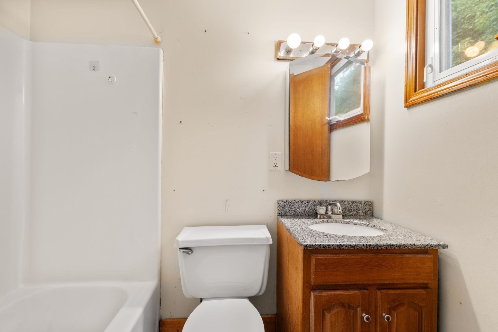 11 Munroe Dr Property Photo 20