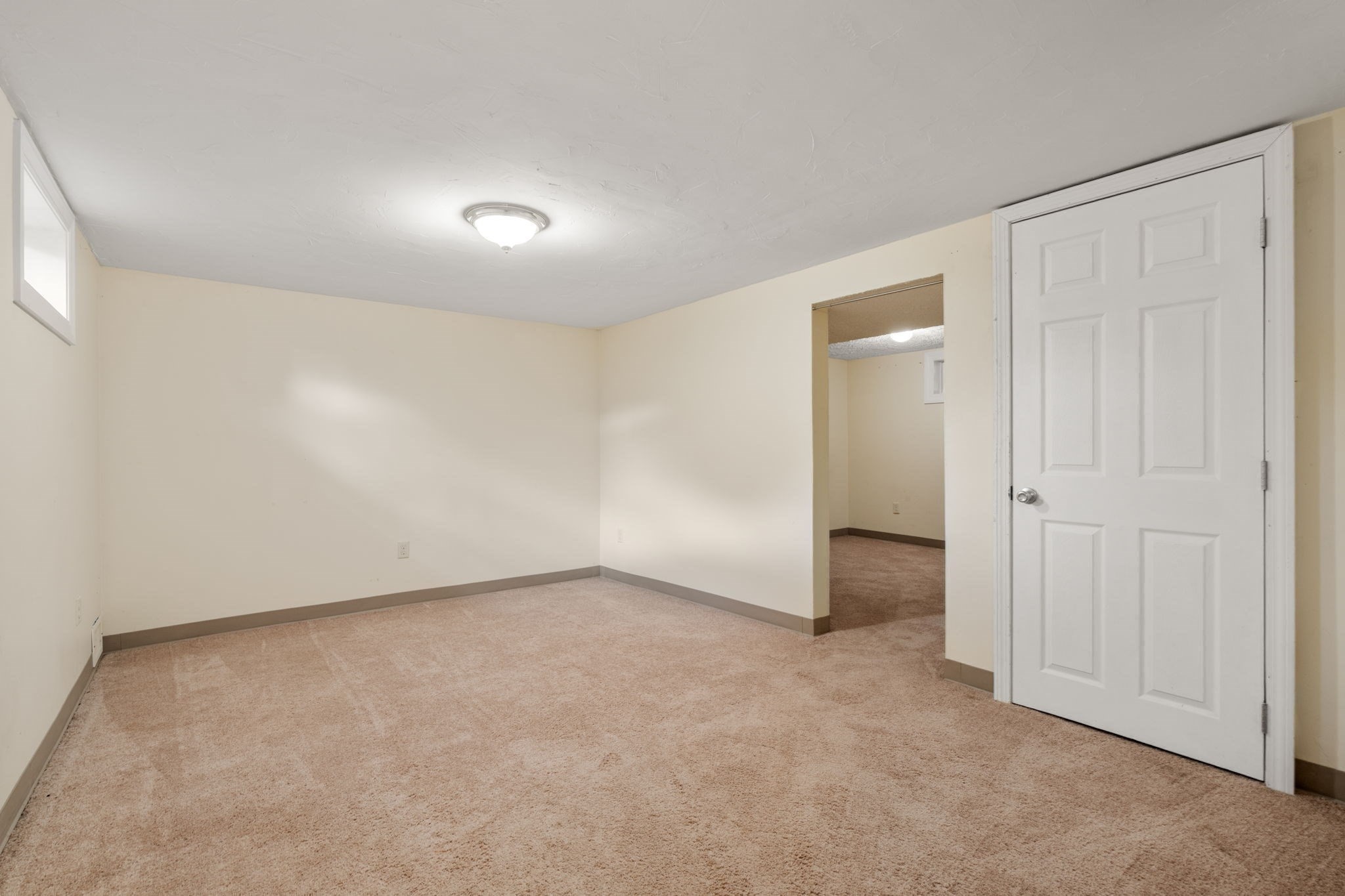 11 Munroe Dr Property Photo 26