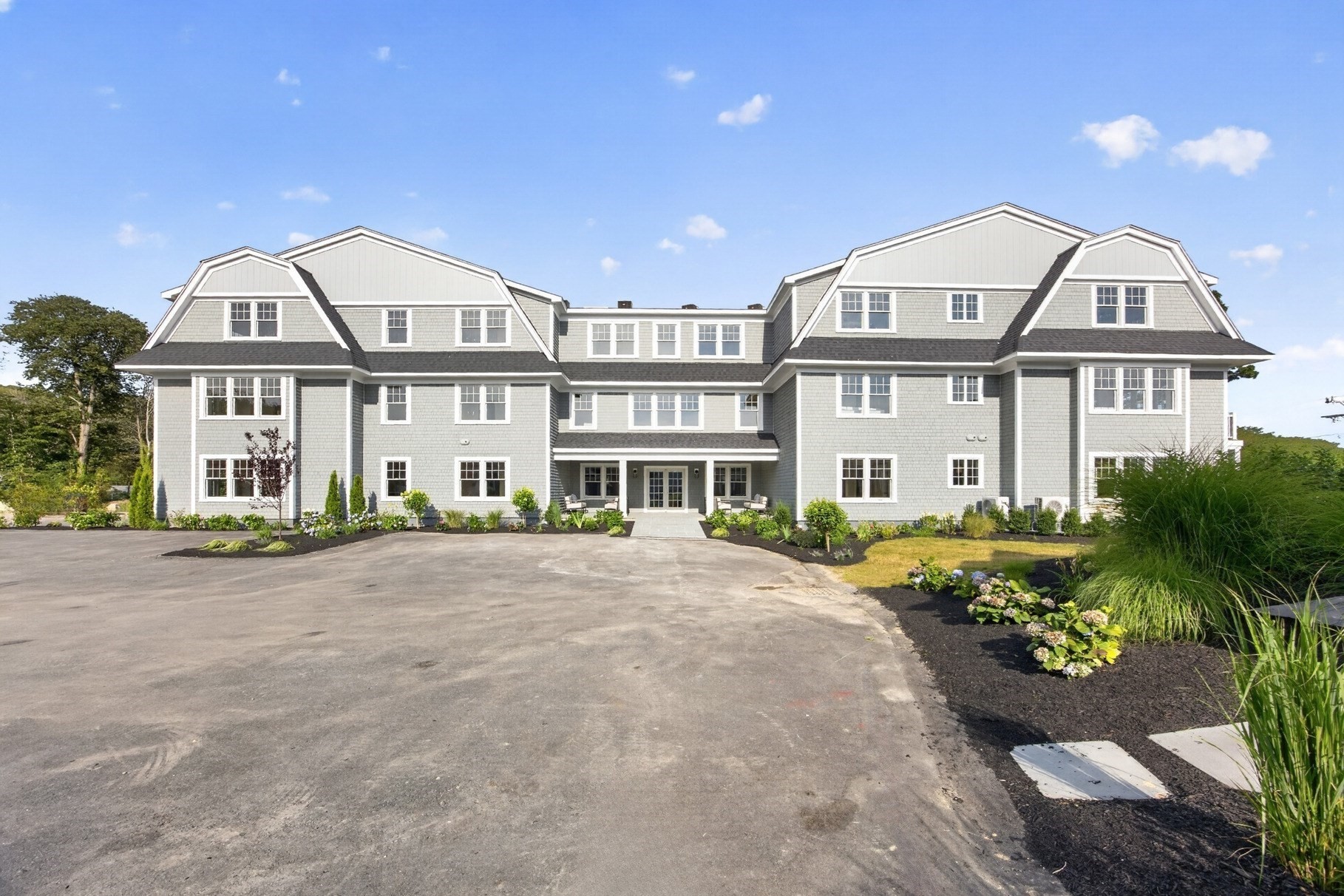 533 Woods Hole Road # E101 Property Photo 1