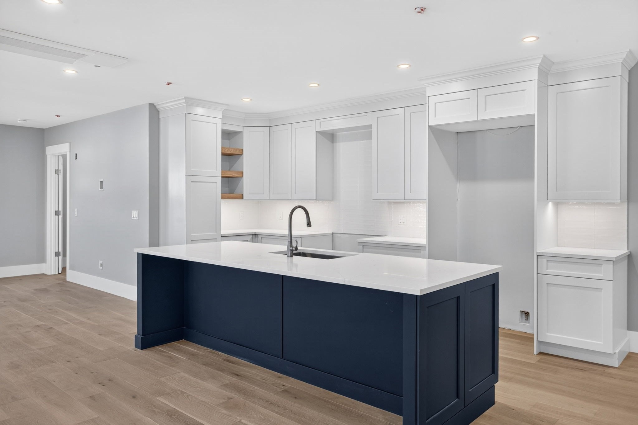 533 Woods Hole Road # E101 Property Photo 7