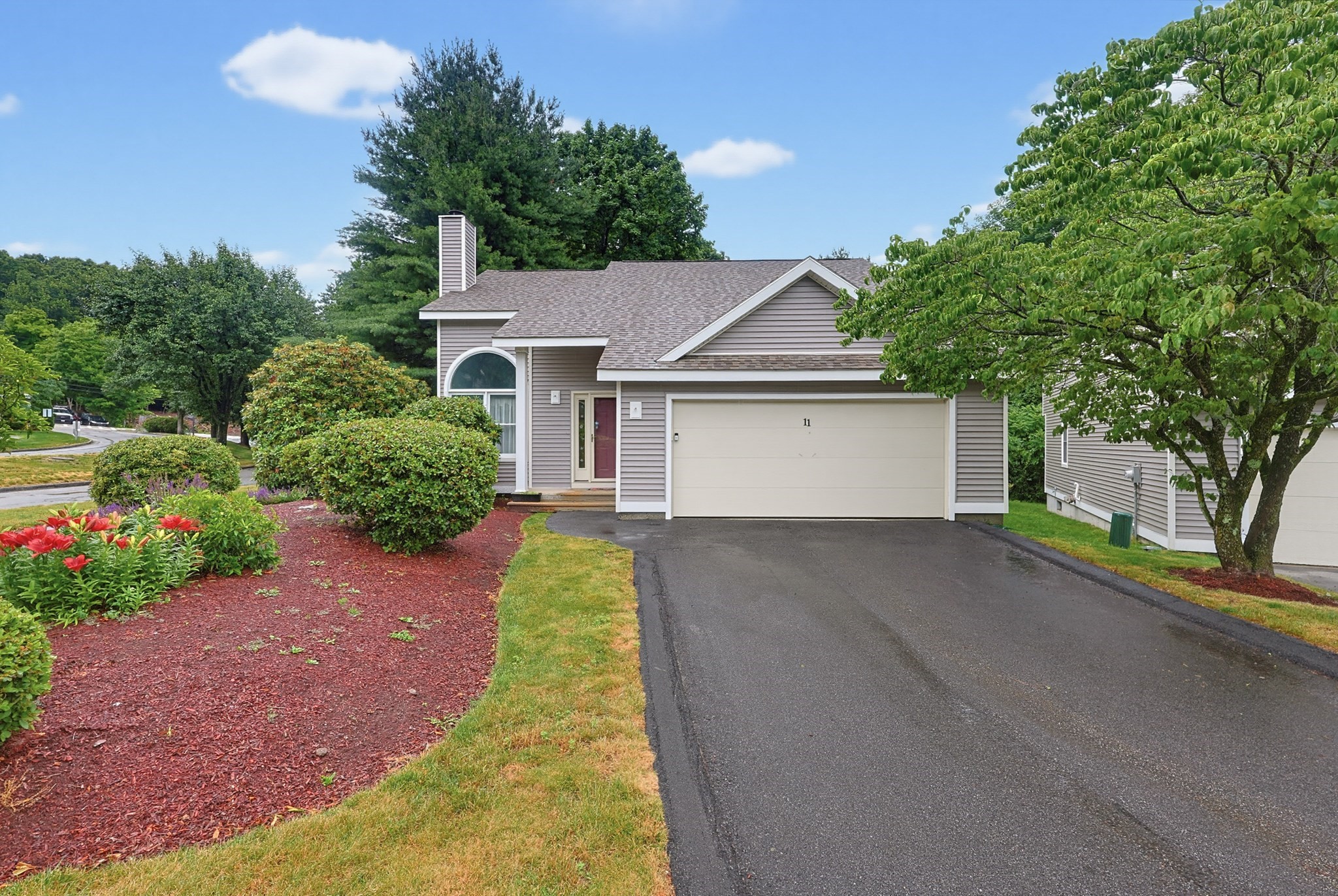 11 Weatherstone Dr # 11 Property Photo 1