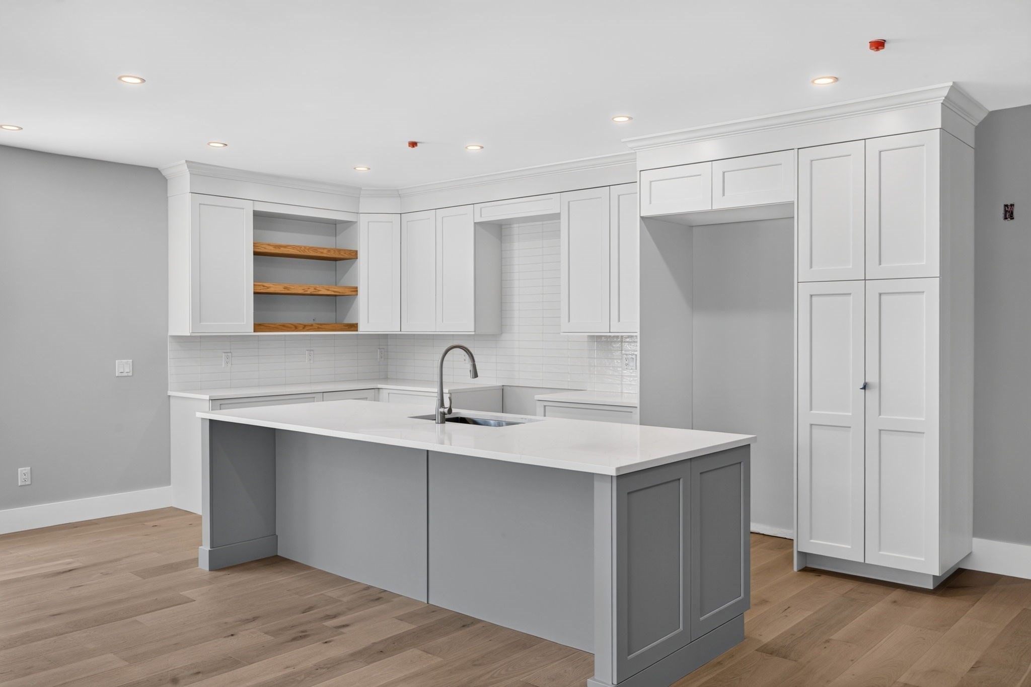 533 Woods Hole Road # E102 Property Photo 4