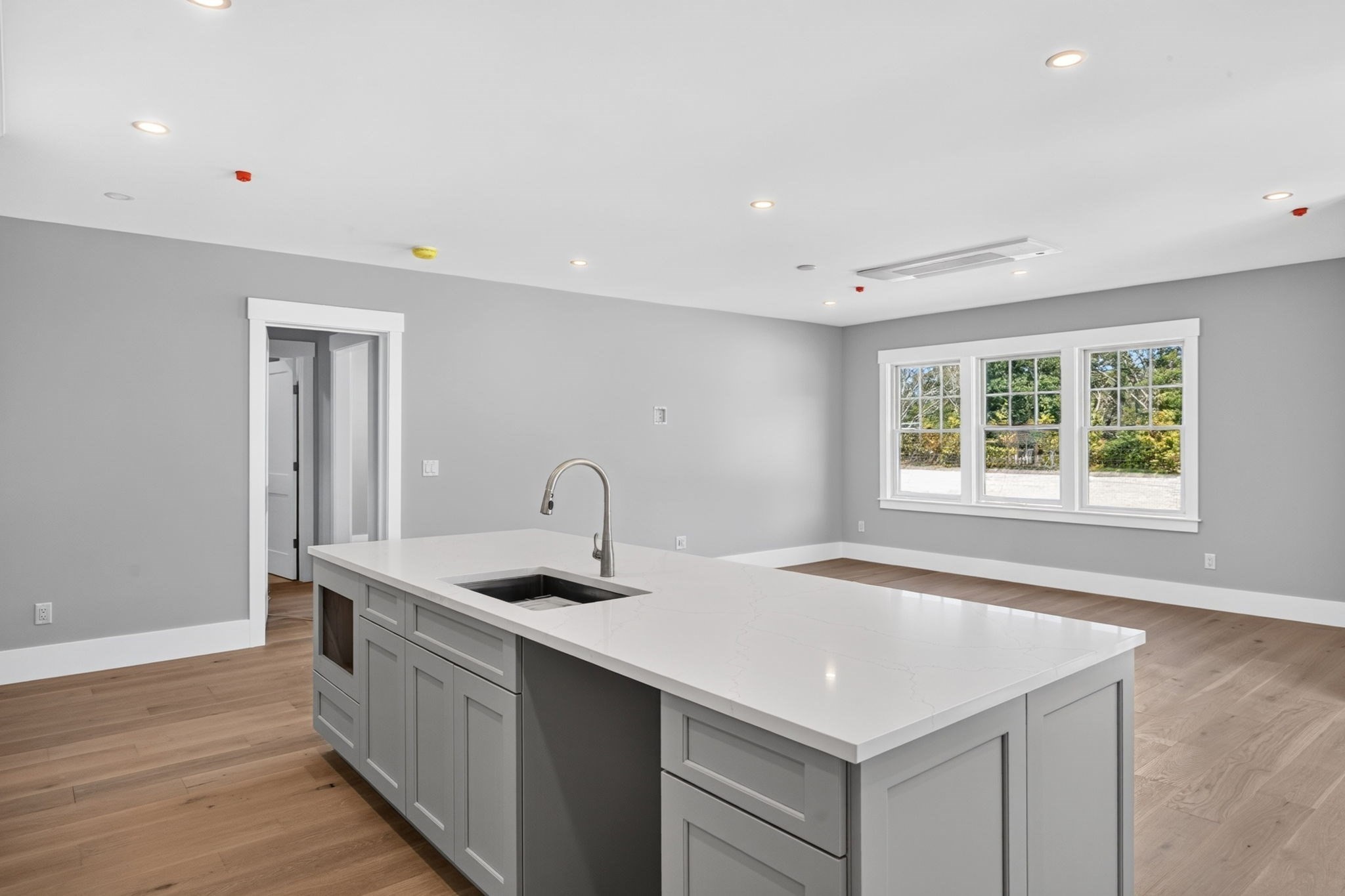 533 Woods Hole Road # E102 Property Photo 5