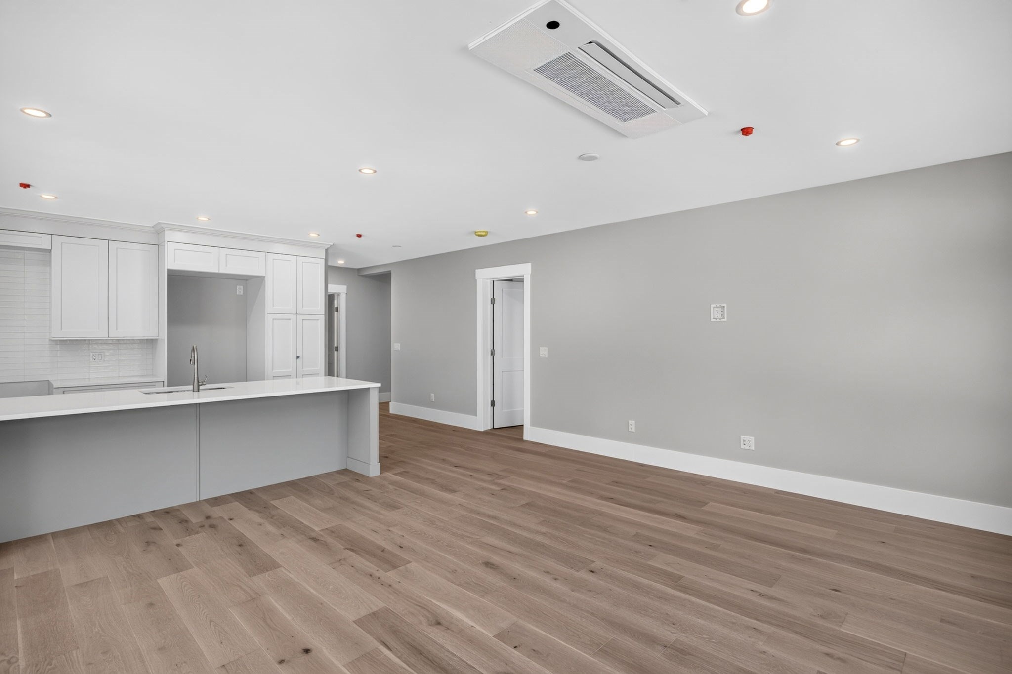 533 Woods Hole Road # E102 Property Photo 7