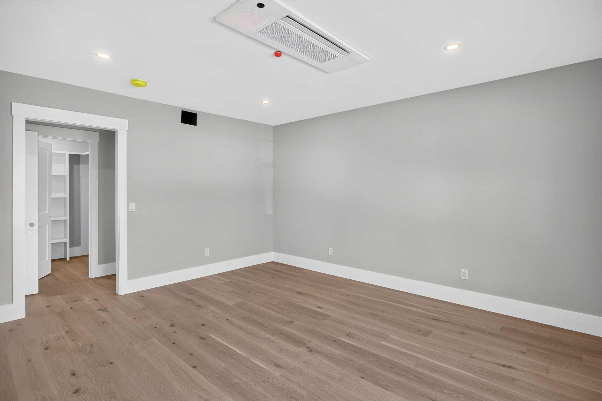 533 Woods Hole Road # E102 Property Photo 10