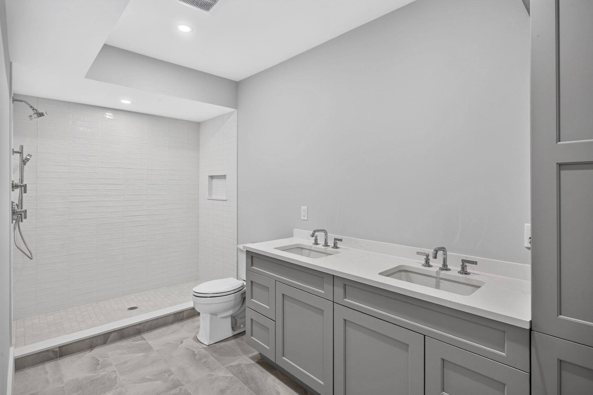 533 Woods Hole Road # E102 Property Photo 12