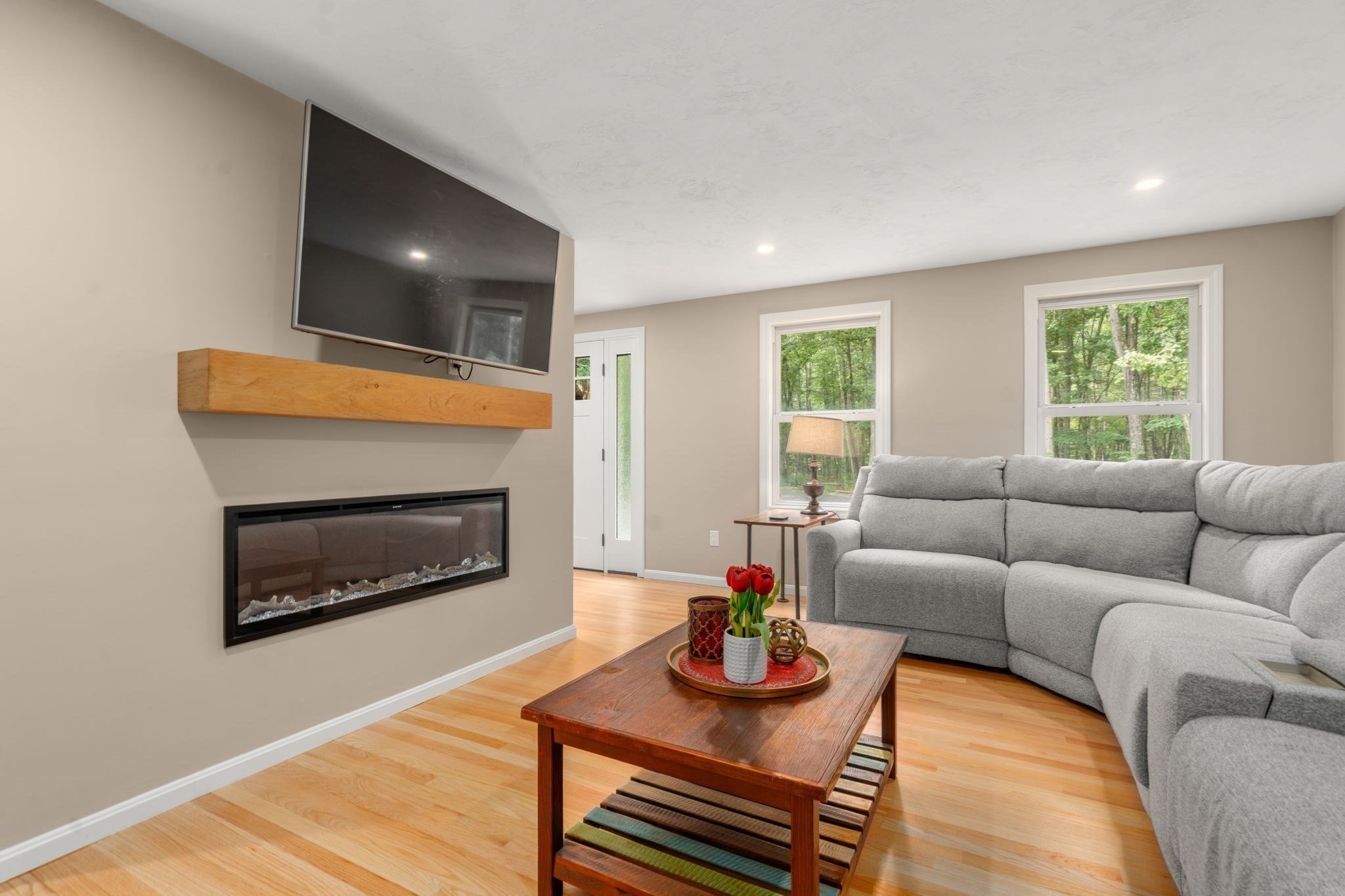 181 Sterling Rd Property Photo 8