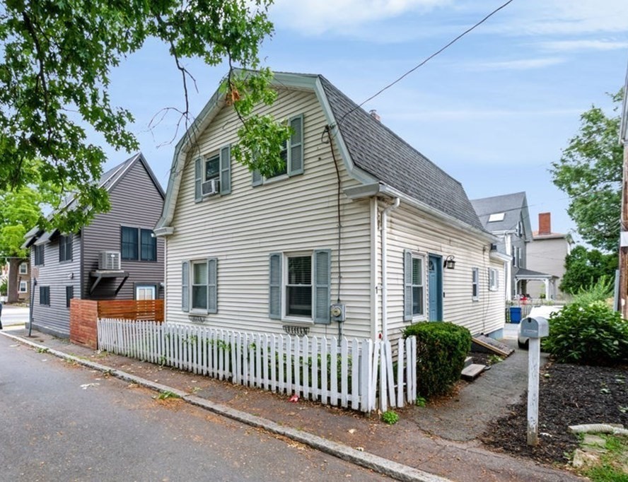 1 Randall St Property Photo 1