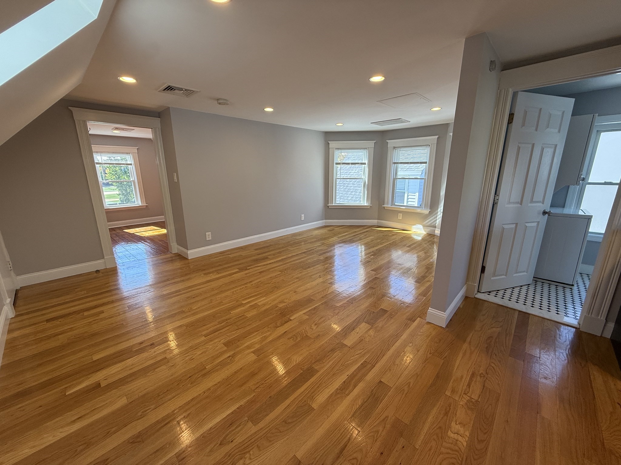 10 Tolman St # 3 Property Photo 3