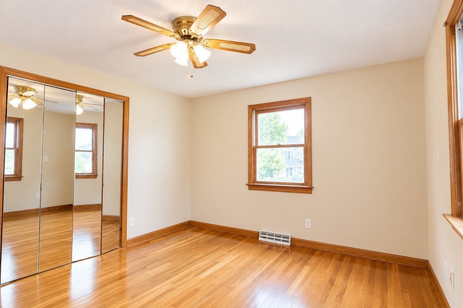 117 Lexington Ave Property Photo 8