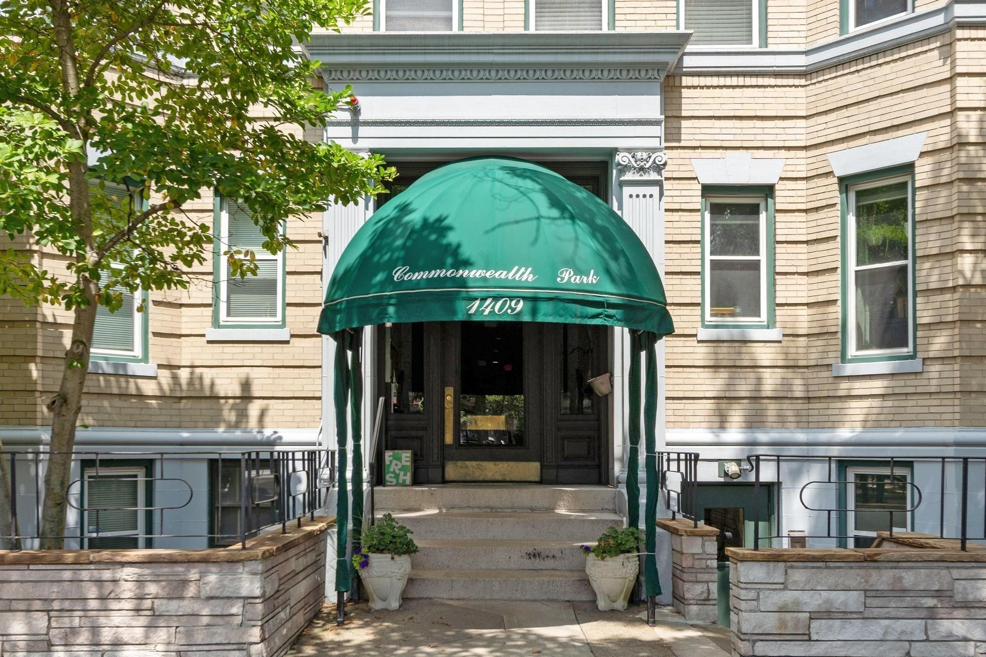 1409 Commonwealth Avenue # 502 Property Photo 2
