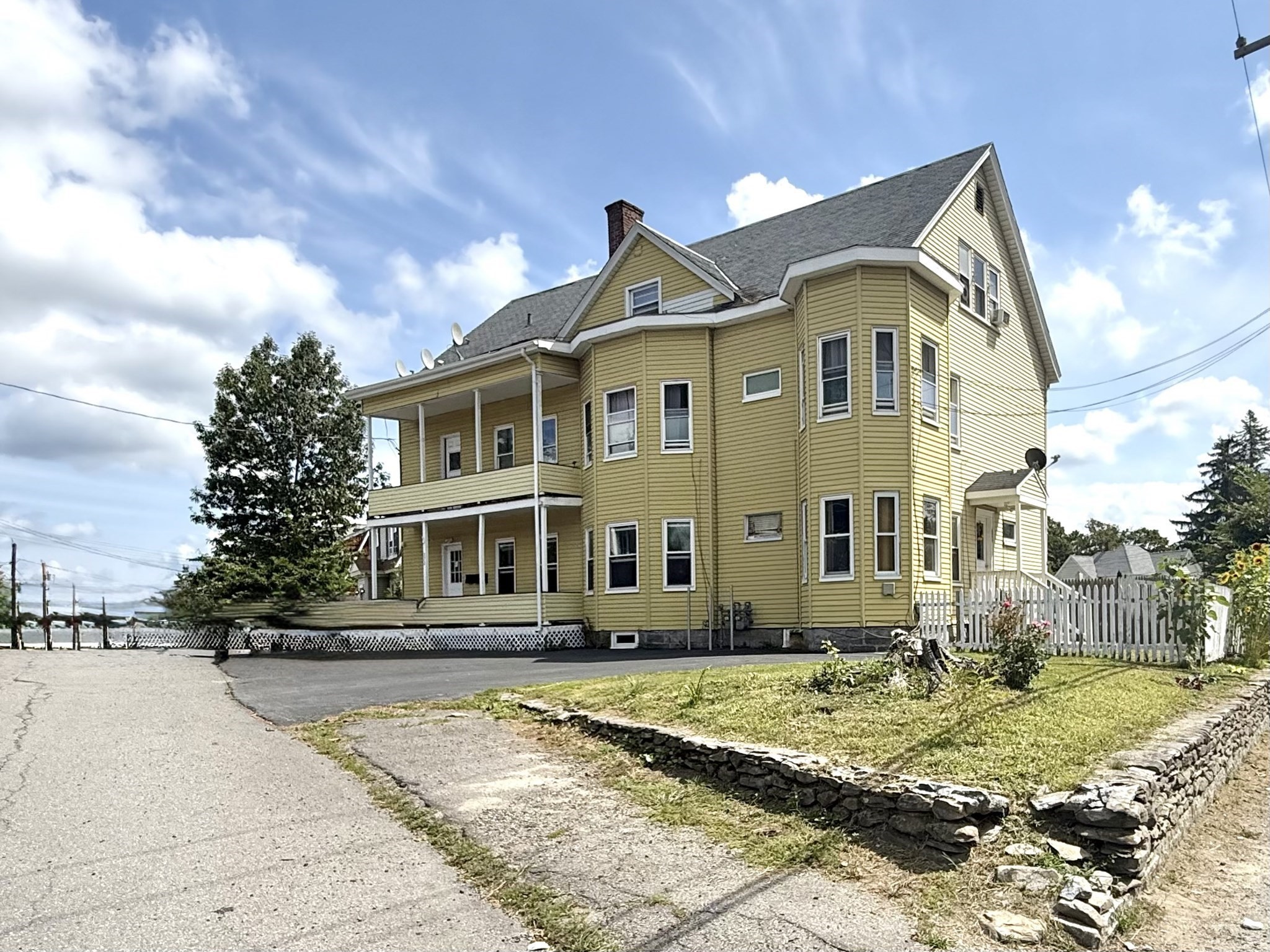 272 South Street Property Photo 4