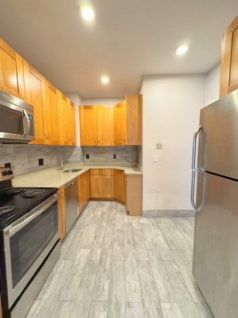 15 Park Vale Ave # 9 Property Photo 2